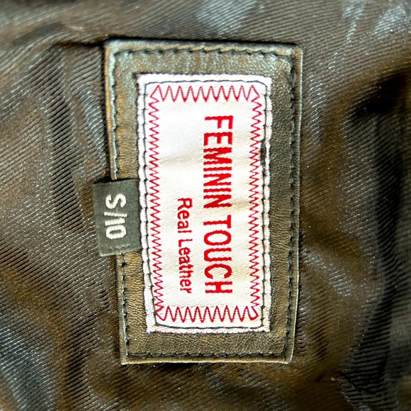 Feminine Touch leather bomber jacket! ✌️ - Picture 4 of 6